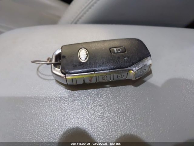 5XXG34J24MG073566 KIA K5 EX