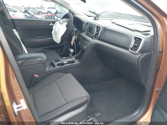 KNDPM3AC9J7481047 KIA Sportage Lx