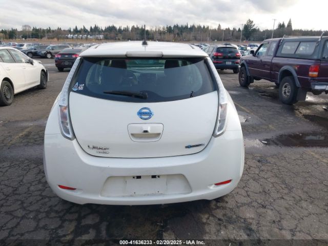 1N4AZ0CPXFC302167 Nissan LEAF S