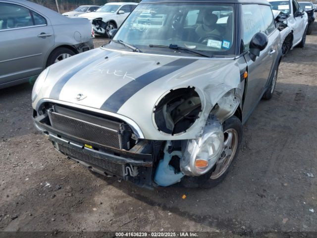 2009 MINI COOPER CLUBMAN WMWML335X9TX36020 Photo 5