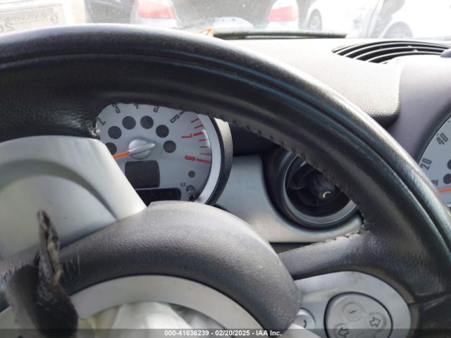 2009 MINI COOPER CLUBMAN WMWML335X9TX36020 Photo 6