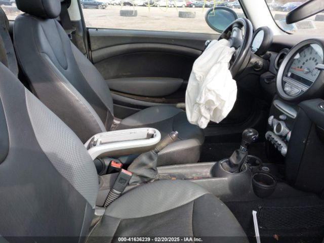 2009 MINI COOPER CLUBMAN WMWML335X9TX36020 Photo 7