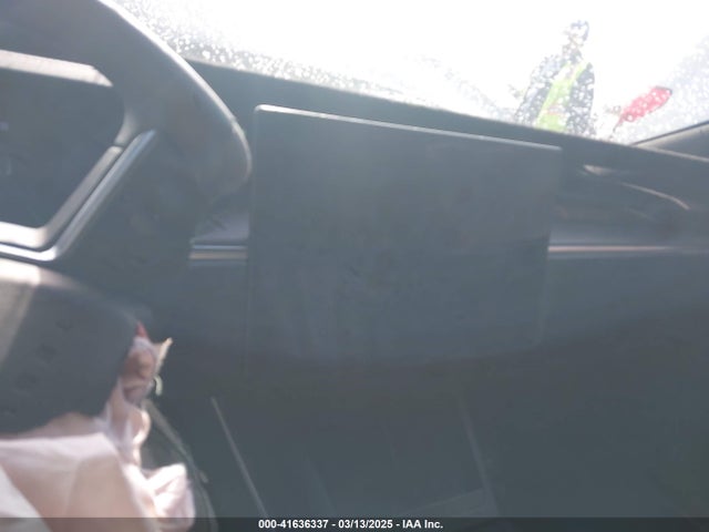 5YJSA1E59NF493251 Tesla 2022