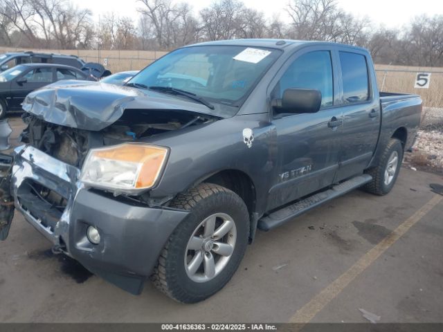 1N6BA0EC3EN514358 Nissan TITAN SV