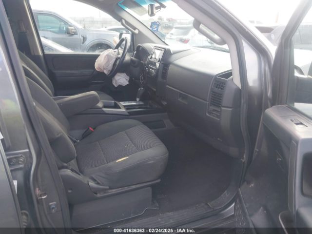 1N6BA0EC3EN514358 Nissan TITAN SV