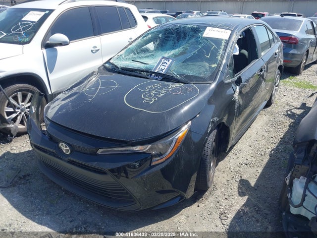 Toyota COROLLA LE 2025 5YFB4MDE5SP259778 Image 2