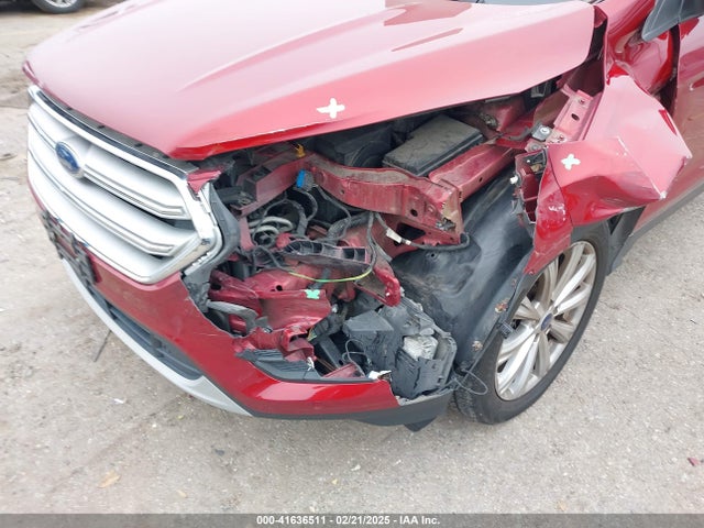 1FMCU9JD5HUC13663 Ford Escape Titanium