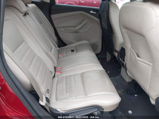 1FMCU9JD5HUC13663 Ford Escape Titanium