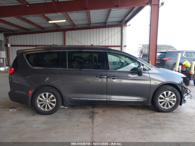 Chrysler Pacifica Touring L 2019 2C4RC1BG7KR657272 Image 14