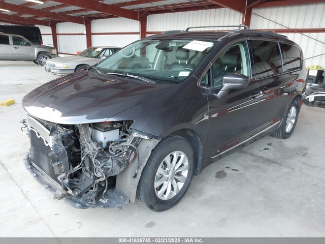 Chrysler Pacifica Touring L 2019 2C4RC1BG7KR657272 Image 2