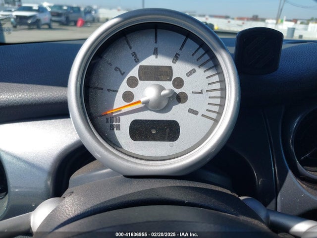 2006 MINI COOPER WMWRF33566TG15710 Photo 6