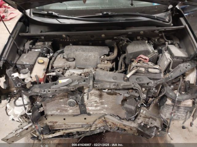 2T3RFREV3JW817989 Toyota Rav4 Adventure/xle