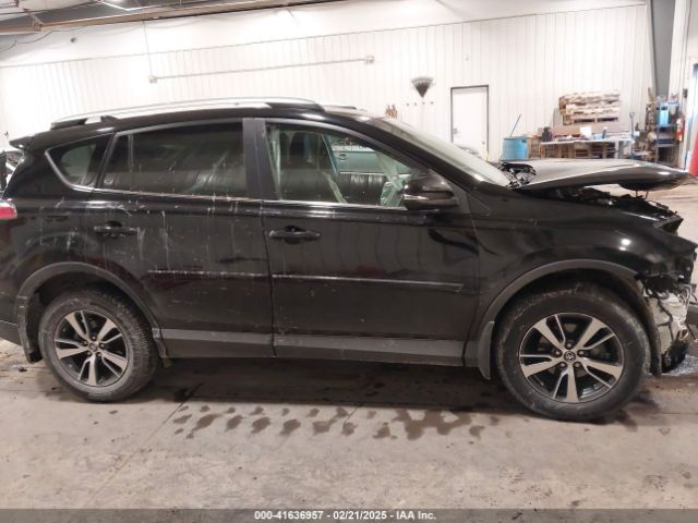 2T3RFREV3JW817989 Toyota Rav4 Adventure/xle