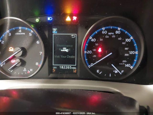 2T3RFREV3JW817989 Toyota Rav4 Adventure/xle