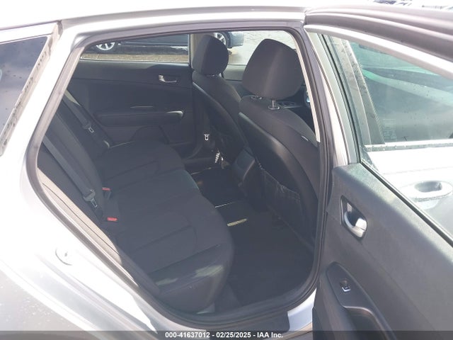 KIA Optima Lx 2018 5XXGT4L38JG192562 Image 8