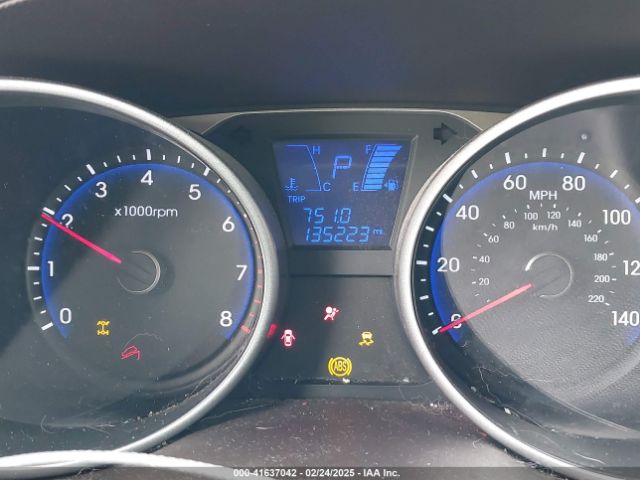 KM8JUCAG4FU117261 Hyundai TUCSON SE