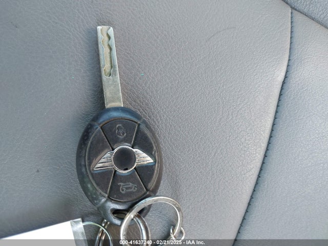 2006 MINI COOPER S WMWRH33536TK58395 Photo 10