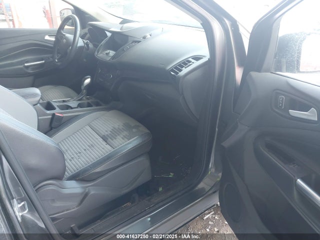 1FMCU0GD0KUA81437 Ford ESCAPE SE