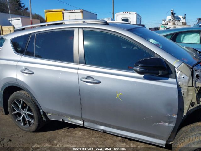 2T3JFREVXGW490061 Toyota RAV4 SE