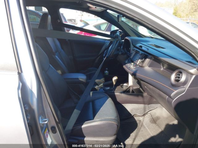 2T3JFREVXGW490061 Toyota RAV4 SE