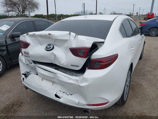 JM1BPACM1K1100811 Mazda Mazda3 Premium Package