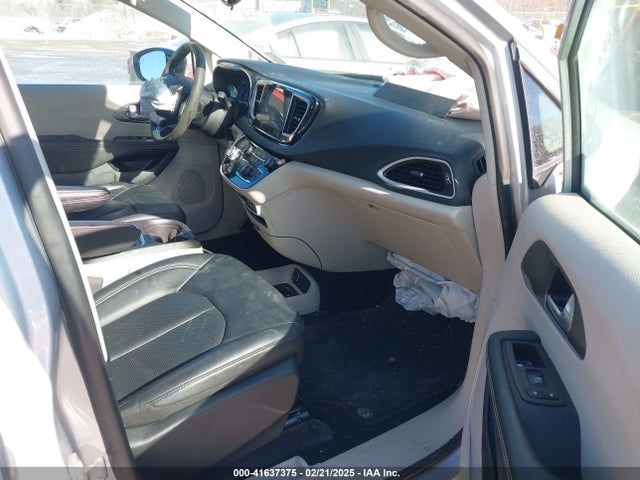 Chrysler Pacifica Touring L 2024 2C4RC1BG0RR129101 Image 5