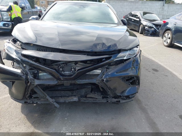 4T1B11HK2JU002873 Toyota CAMRY SE