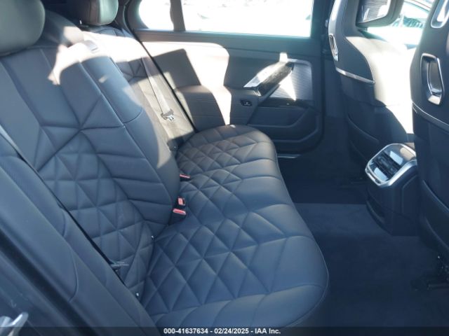 2024 BMW 740 WBA23EH08RCS16947 Photo 7