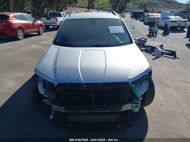 3GKALMEVXNL145777 GMC Terrain Fwd Sle