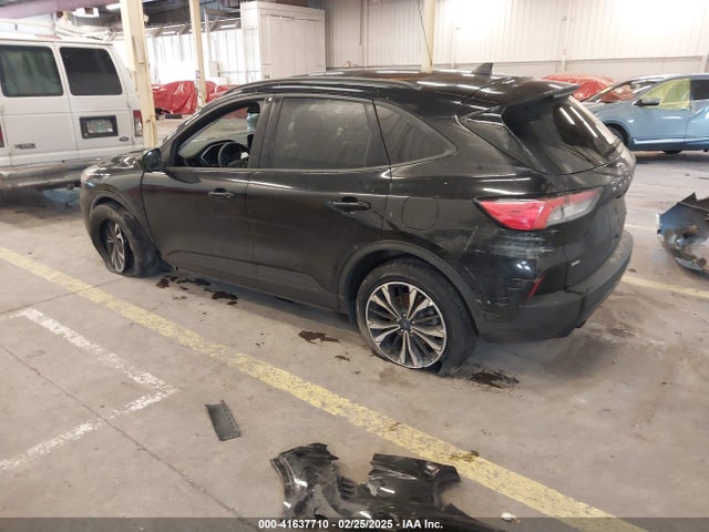 1FMCU9G65NUB13177 Ford ESCAPE SE