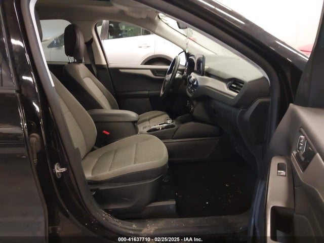 1FMCU9G65NUB13177 Ford ESCAPE SE