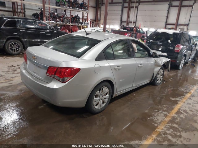 1G1PA5SG8E7443426 Chevrolet Cruze Ls Auto