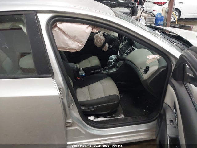 1G1PA5SG8E7443426 Chevrolet Cruze Ls Auto