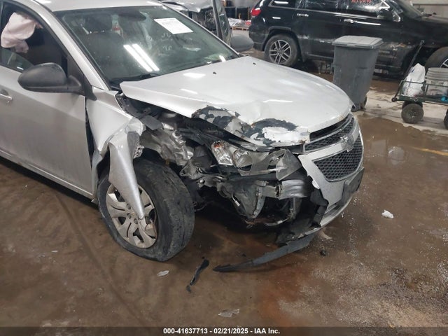 1G1PA5SG8E7443426 Chevrolet Cruze Ls Auto