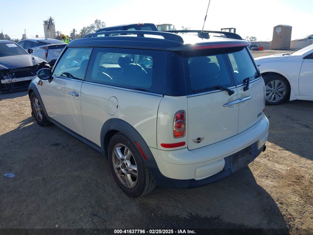 2012 MINI COOPER CLUBMAN WMWZF3C58CT189866 Photo 2