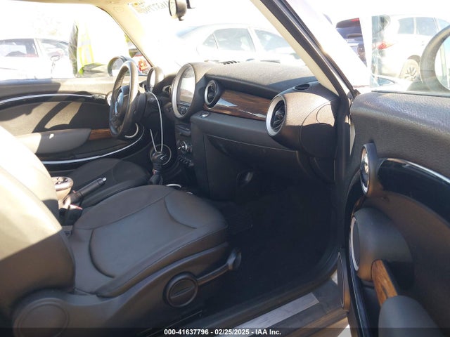 2012 MINI COOPER CLUBMAN WMWZF3C58CT189866 Photo 4