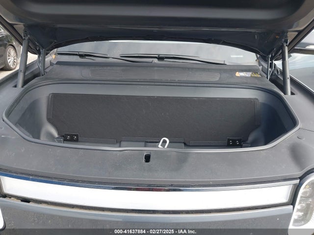 7FCTGAAL9NN004060 Rivian R1t Launch Edition