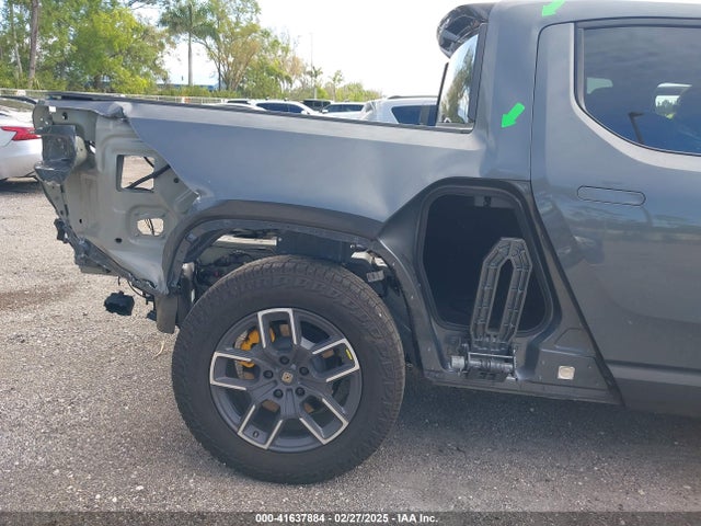 7FCTGAAL9NN004060 Rivian R1t Launch Edition