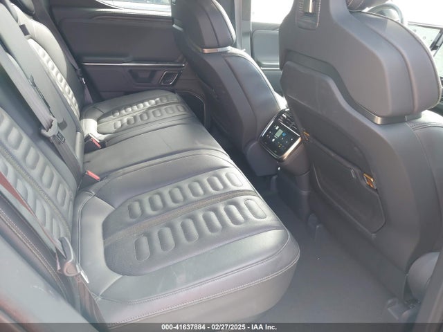 7FCTGAAL9NN004060 Rivian R1t Launch Edition