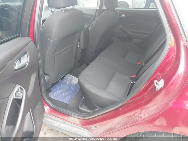 Ford FOCUS SE 2017 1FADP3F22HL270631 Image 8