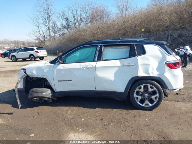 Jeep 2019 2019 3C4NJDCB8KT674524 Image 15