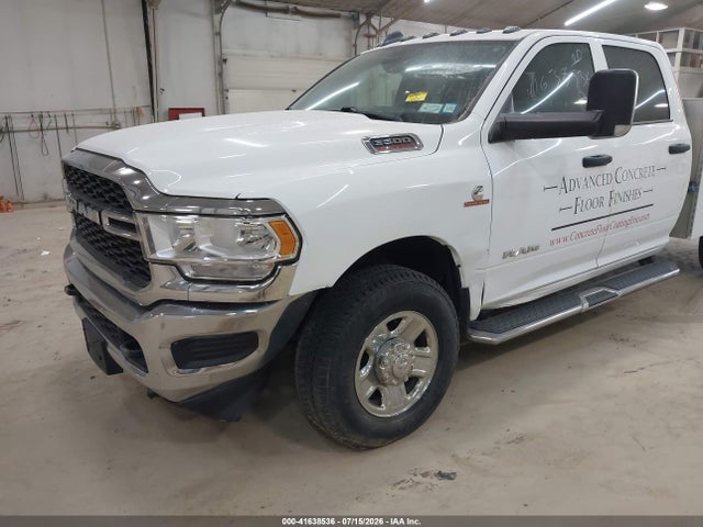 41638536 :رقم المزاد ، 3C63R3GL0NG268447 vin ، 2022 Ram 3500 Tradesman  4x4 8' Box مزاد بيع
