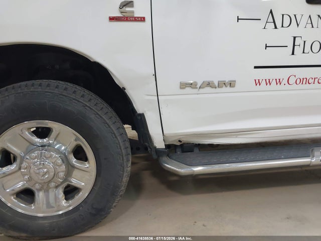 41638536 :رقم المزاد ، 3C63R3GL0NG268447 vin ، 2022 Ram 3500 Tradesman  4x4 8' Box مزاد بيع