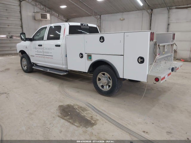 41638536 :رقم المزاد ، 3C63R3GL0NG268447 vin ، 2022 Ram 3500 Tradesman  4x4 8' Box مزاد بيع