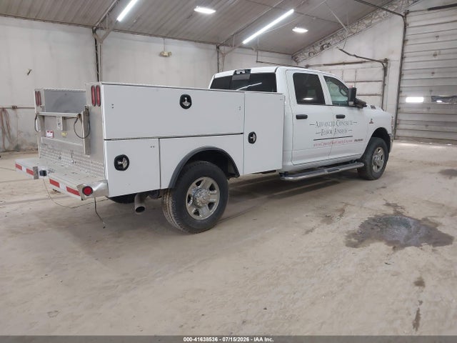 41638536 :رقم المزاد ، 3C63R3GL0NG268447 vin ، 2022 Ram 3500 Tradesman  4x4 8' Box مزاد بيع