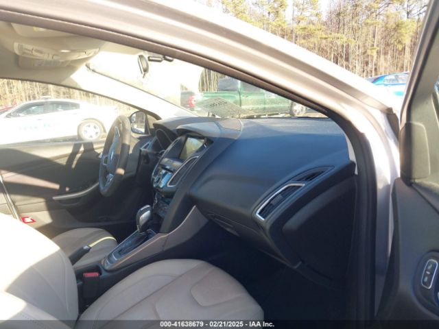 1FADP3J2XJL249894 Ford Focus Titanium