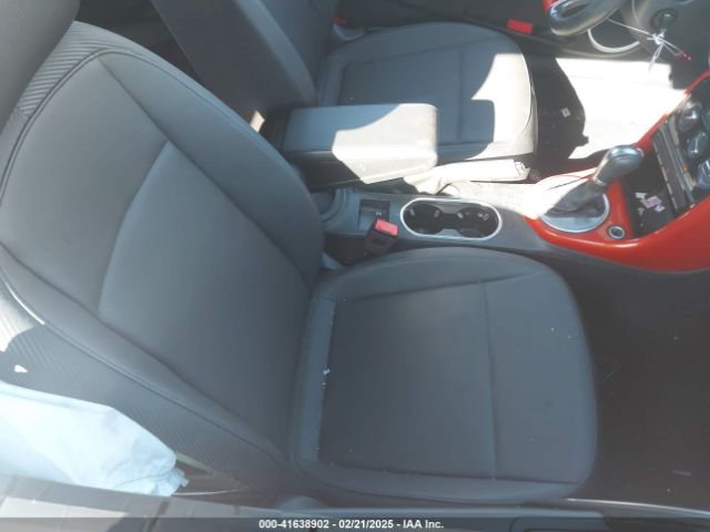 2019 VOLKSWAGEN BEETLE 3VW5DAAT7KM506687 Photo 4