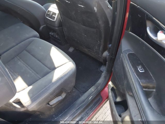 5XYPGDA53JG425123 KIA Sorento 3.3l Lx