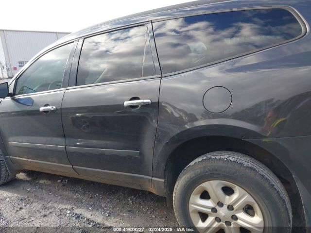1GNKRFKD6HJ240927 Chevrolet Traverse Ls