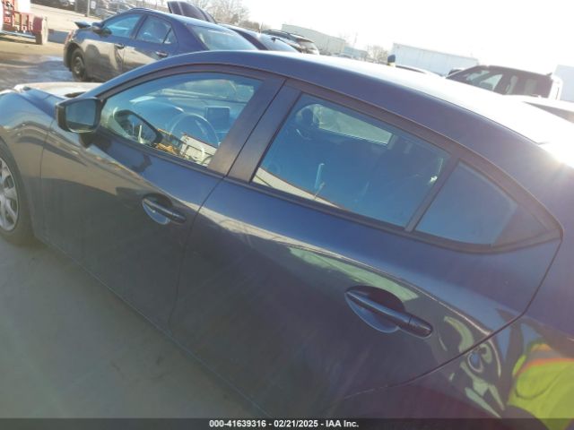 3MZBM1U77FM190425 Mazda Mazda3 I Sport